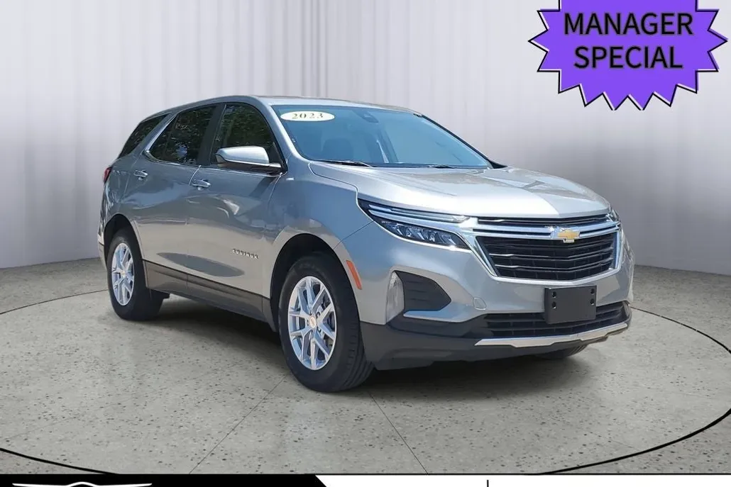 2023 Chevrolet Equinox LT photo 1