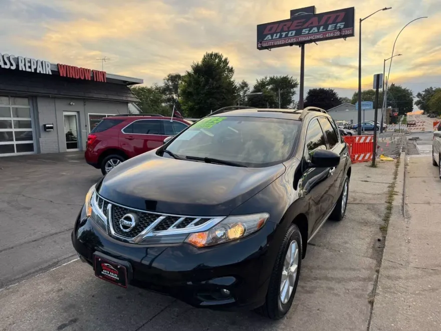 2014 Nissan Murano SV photo 1