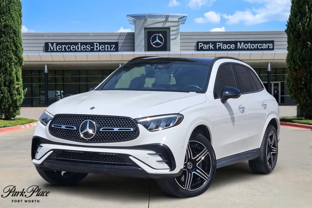2025 Mercedes Benz GLC 350e photo 1