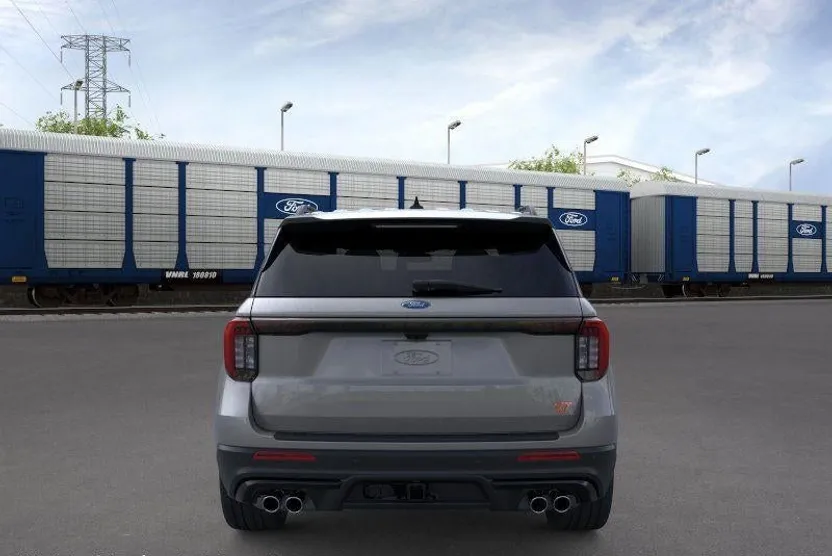 2025 Ford Explorer ST photo 1