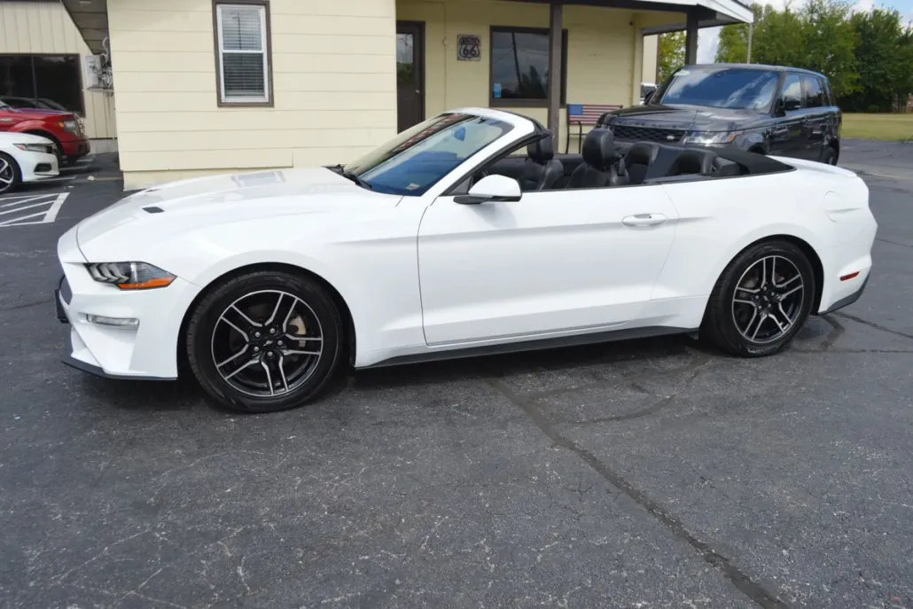 2018 Ford Mustang EcoBoost Premium Convertible photo 1