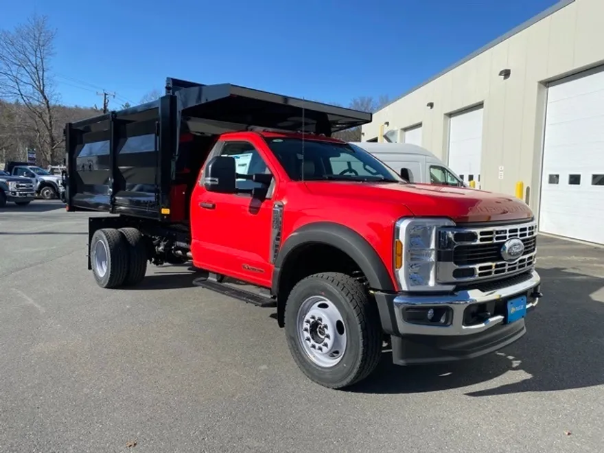 2024 Ford F-600 photo 1