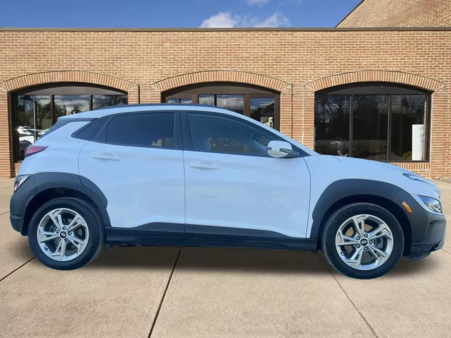 2023 Hyundai Kona SEL photo 1