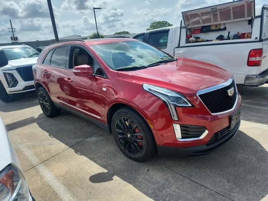 2022 Cadillac XT5 Platinum Sport photo 1