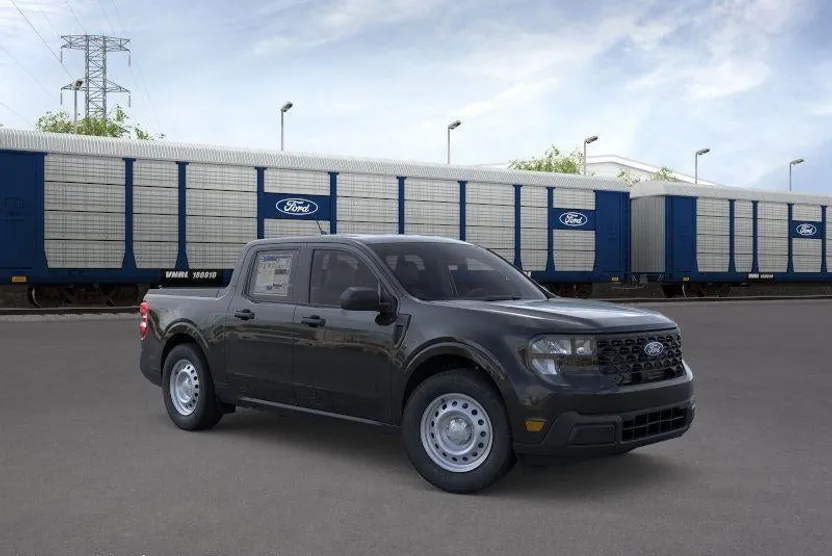 2025 Ford Maverick XL photo 1
