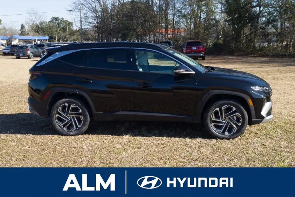 2025 Hyundai Tucson Hybrid Limited photo 1
