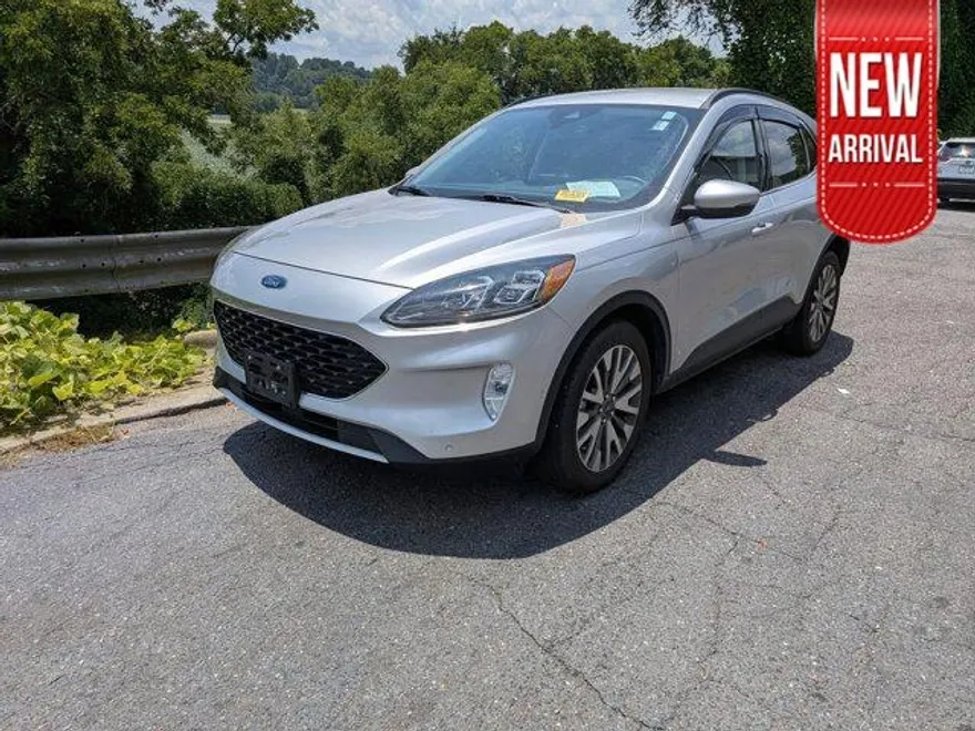 2020 Ford Escape Titanium photo 1