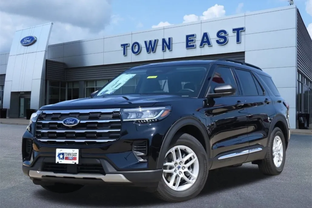 2025 Ford Explorer photo 1