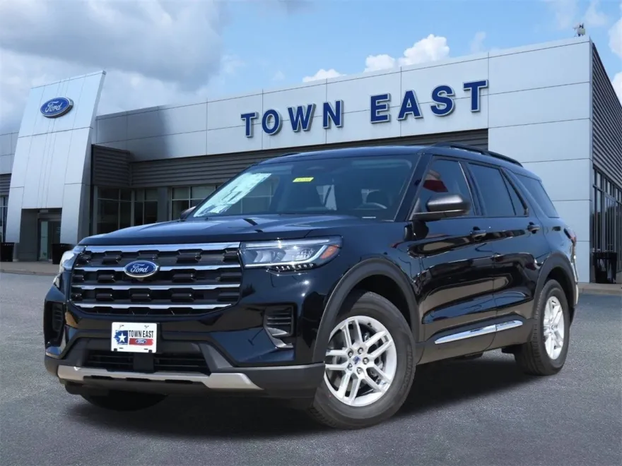 2025 Ford Explorer photo 1