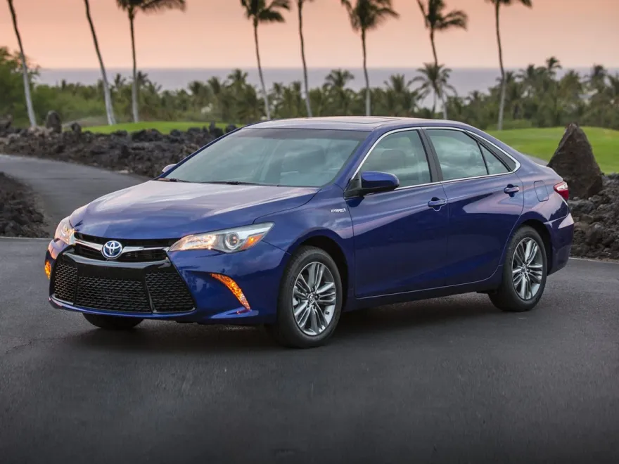 2016 Toyota Camry Hybrid photo 1
