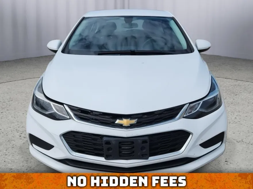 2018 Chevrolet Cruze LT photo 1