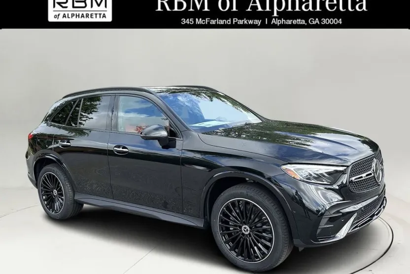 2025 Mercedes Benz GLC 300 4MATIC photo 1
