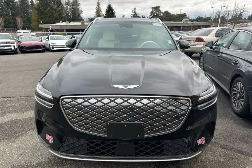 2024 Genesis Electrified GV70 Prestige photo 1