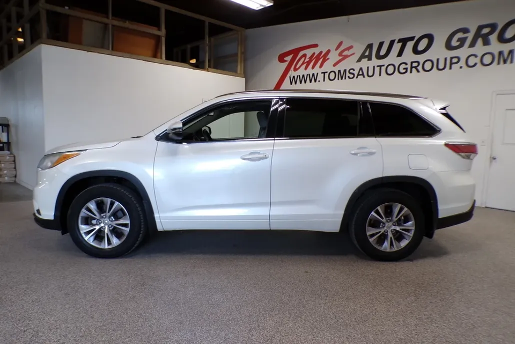 2015 Toyota Highlander XLE photo 1