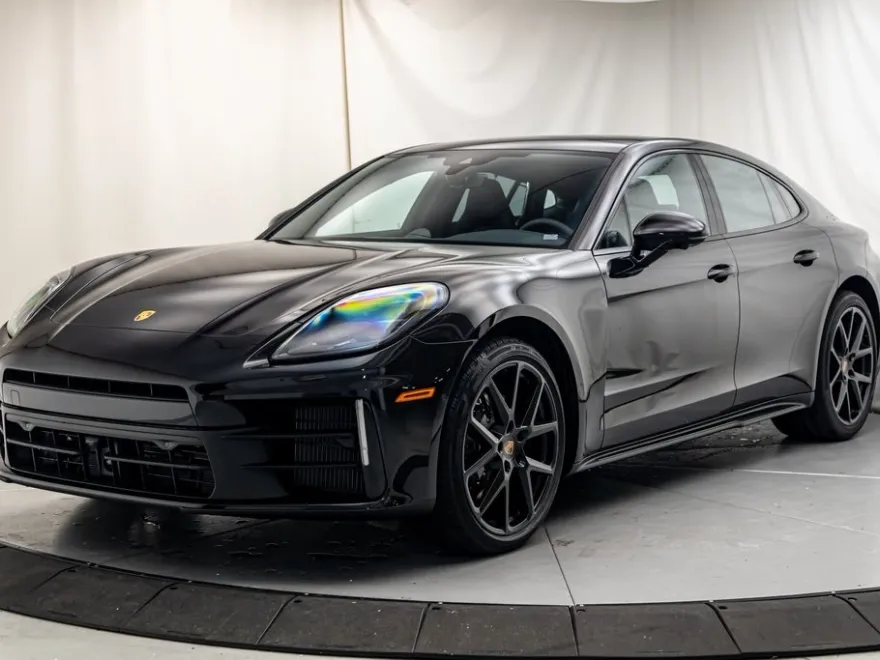 2025 Porsche Panamera 4 photo 1