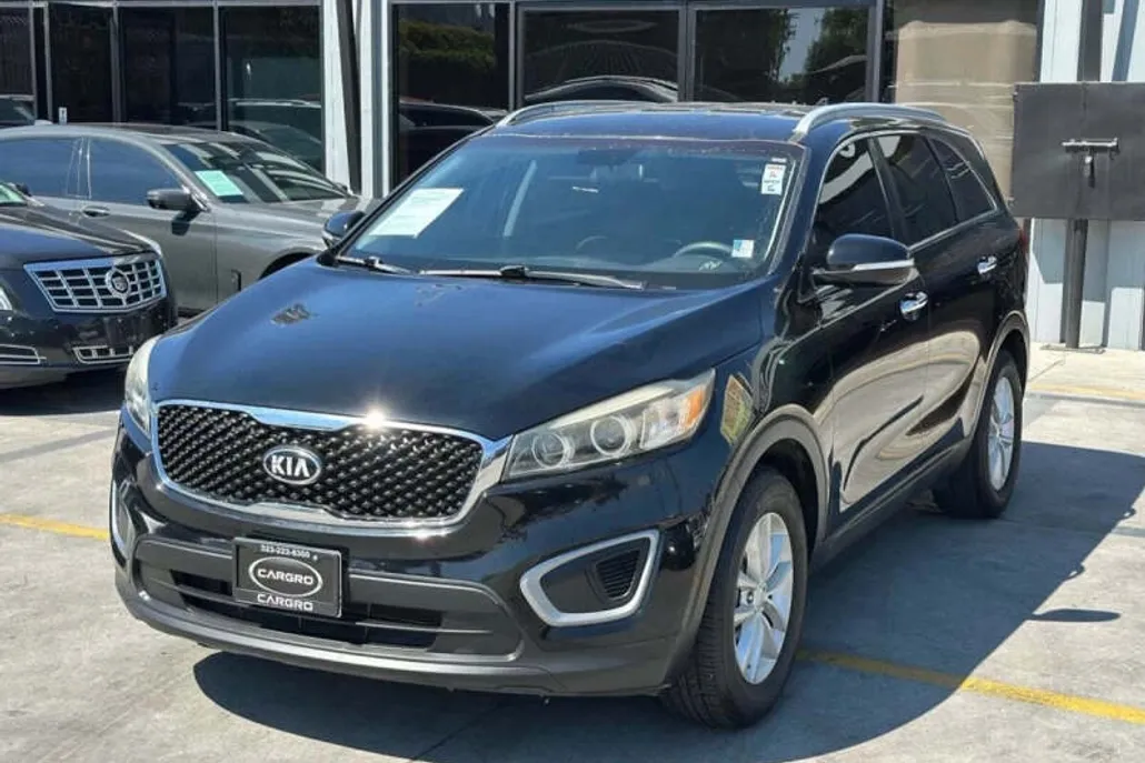 2016 Kia Sorento LX photo 1