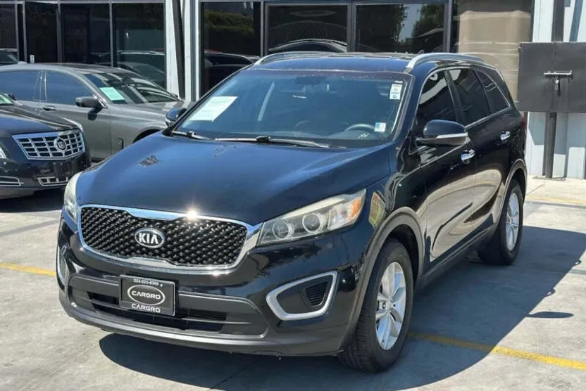 2016 Kia Sorento LX photo 1