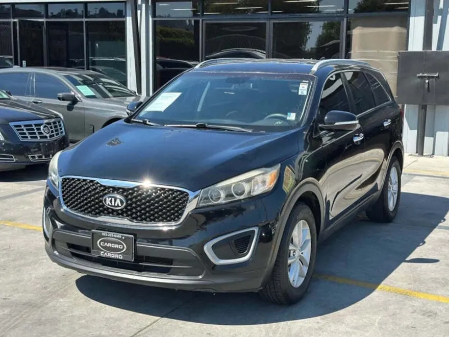 2016 Kia Sorento LX photo 1