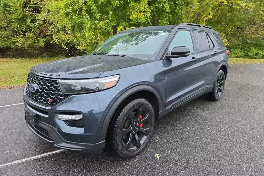 2024 Ford Explorer ST photo 1