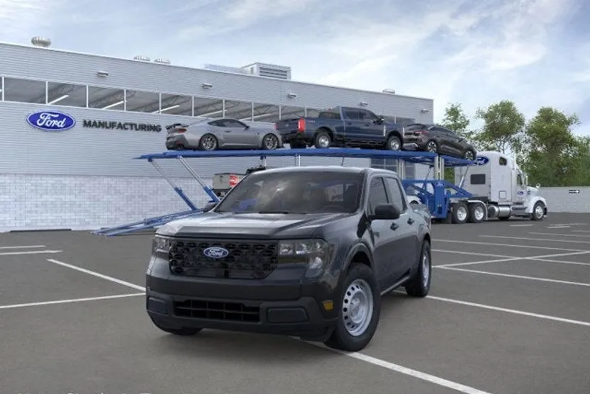 2025 Ford Maverick XL photo 1