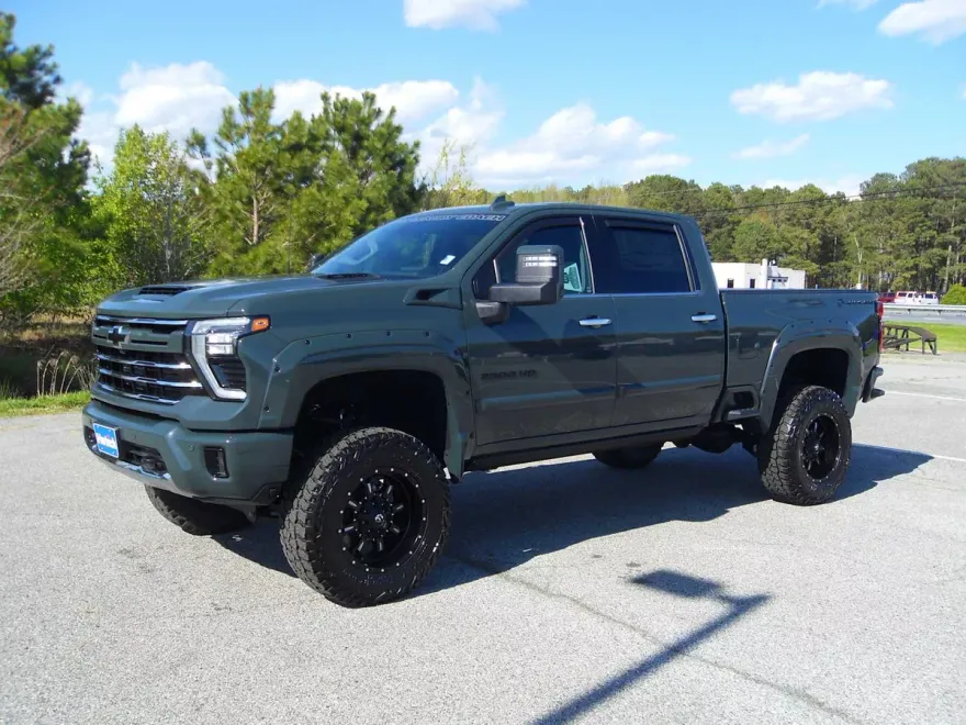 2025 Chevrolet Silverado 2500HD LTZ photo 1