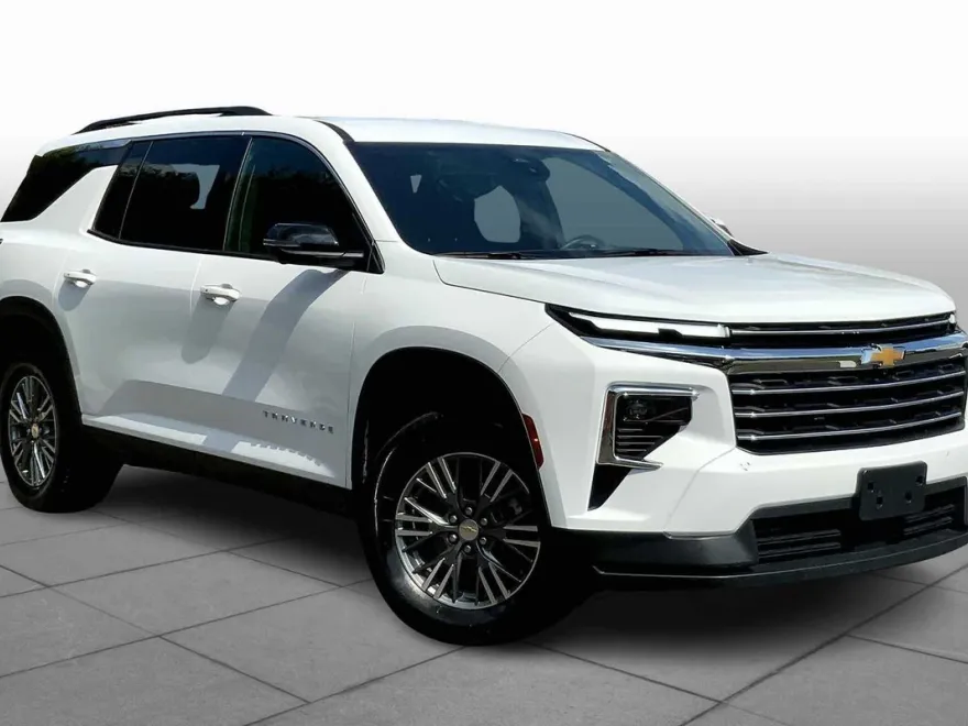2024 Chevrolet Traverse photo 1