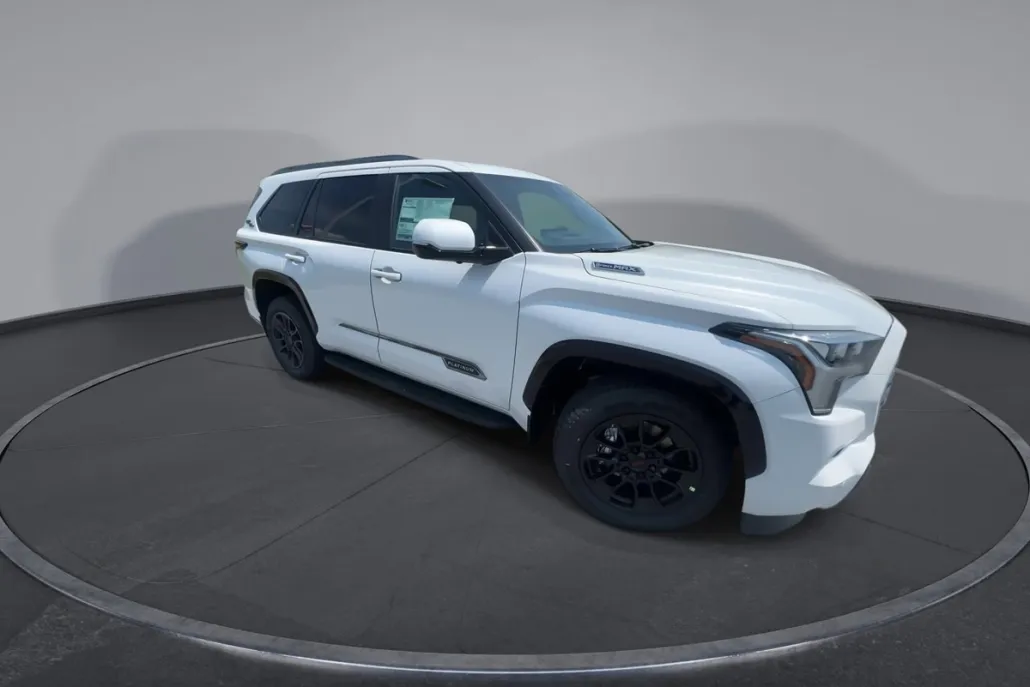 2025 Toyota Sequoia Platinum photo 1
