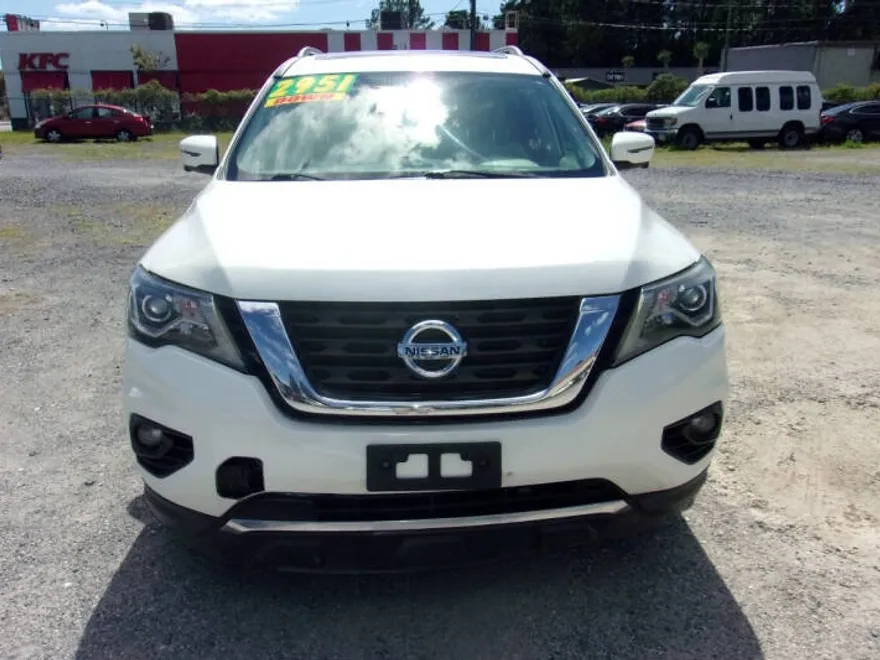 2018 Nissan Pathfinder SL photo 1