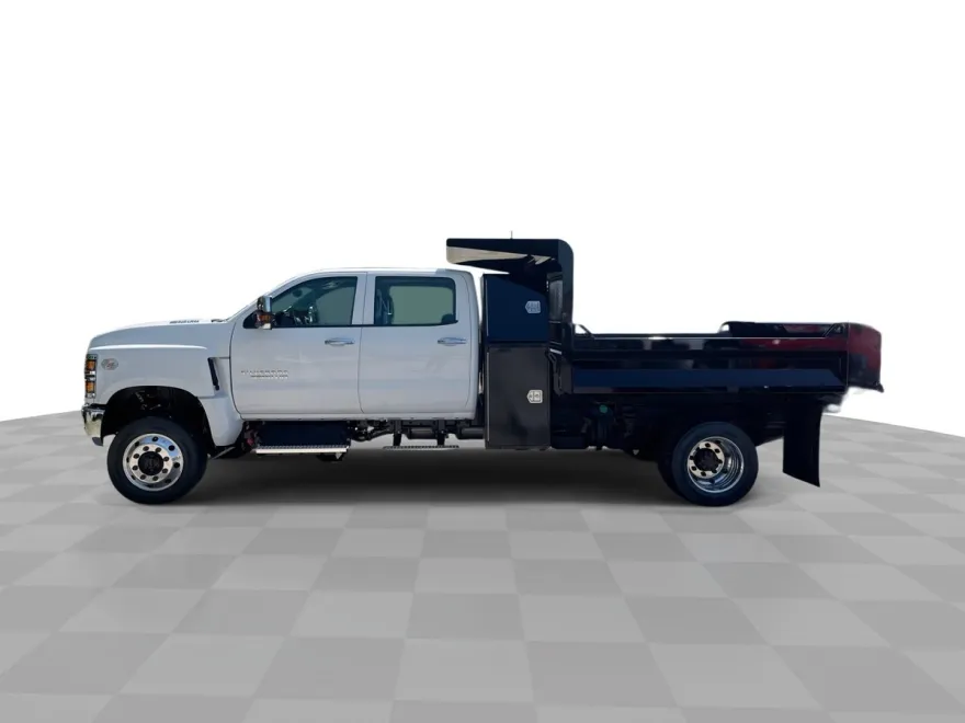2024 Chevrolet Silverado 5500HD Work Truck photo 1