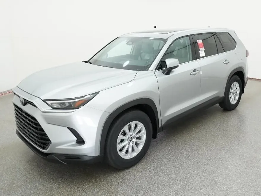 2026 Toyota Highlander Hybrid XLE photo 1
