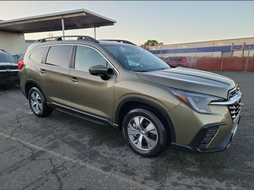 2024 Subaru Ascent Premium photo 1