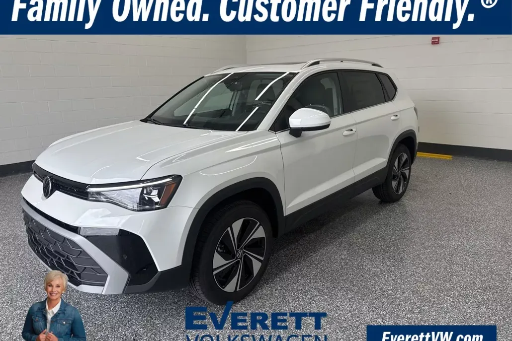 2025 Volkswagen Taos SE photo 1