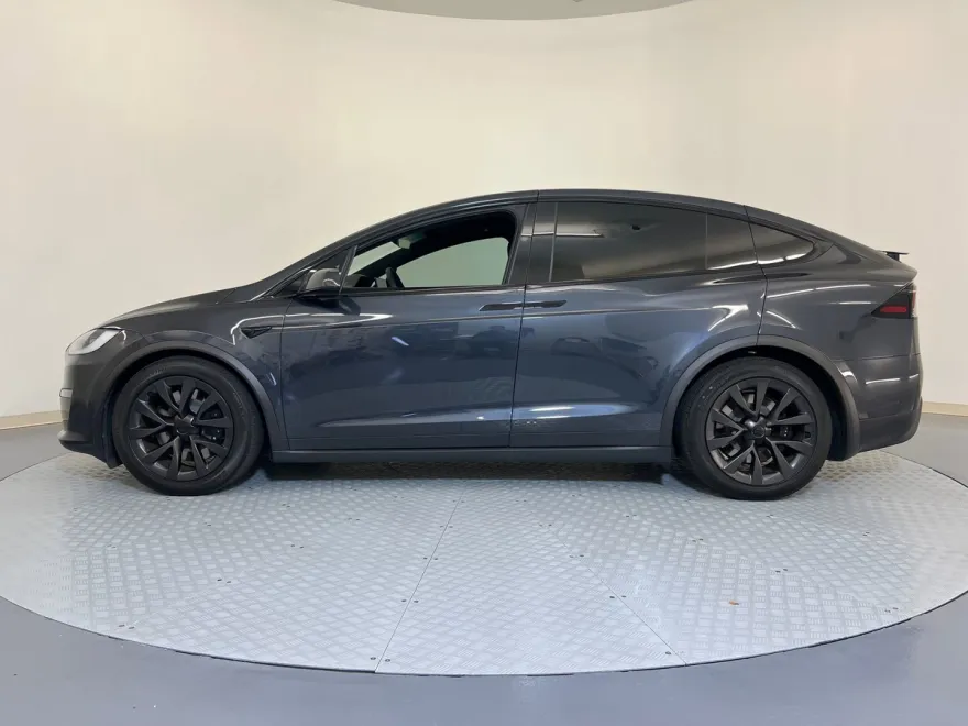 2024 Tesla Model X photo 1