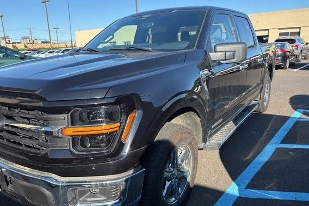 2024 Ford F-150 XLT photo 1