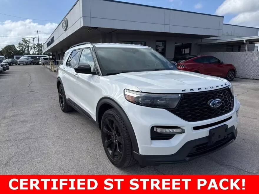 2022 Ford Explorer ST photo 1
