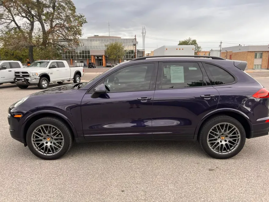 2017 Porsche Cayenne Platinum Edition photo 1
