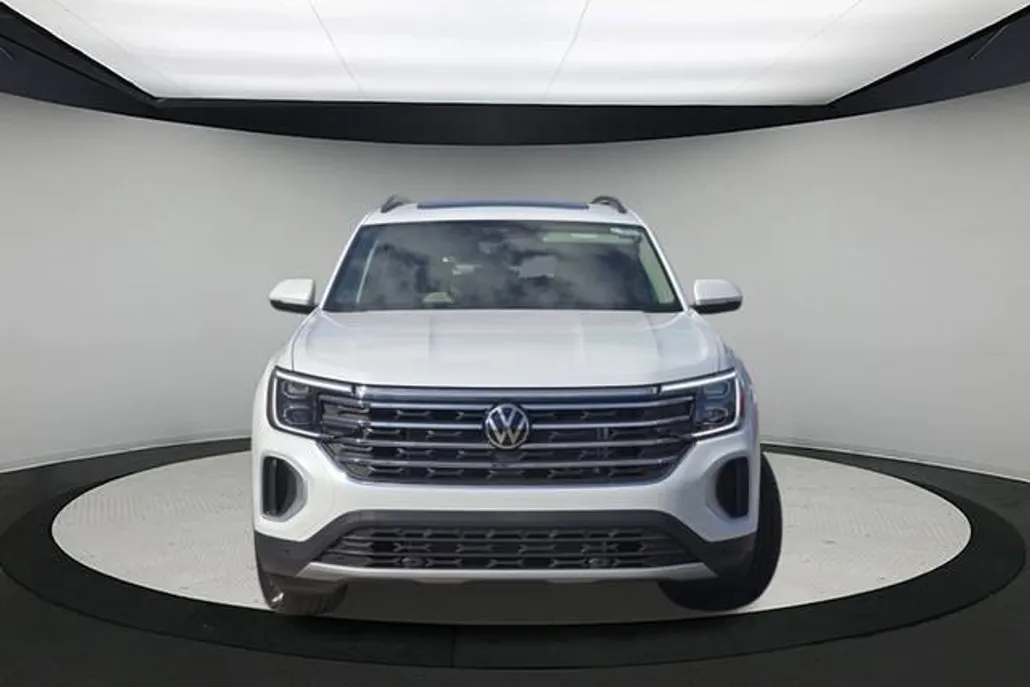 2026 Volkswagen Atlas SE Technology photo 1