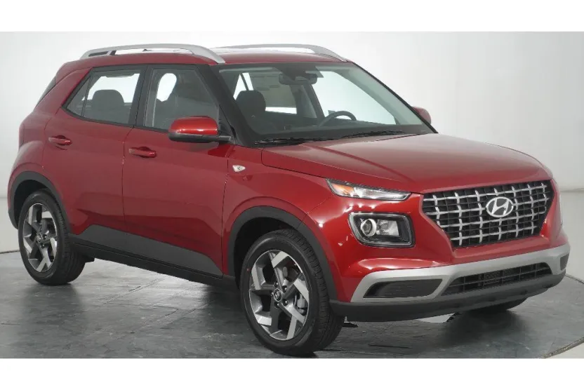 2025 Hyundai Venue SEL photo 1