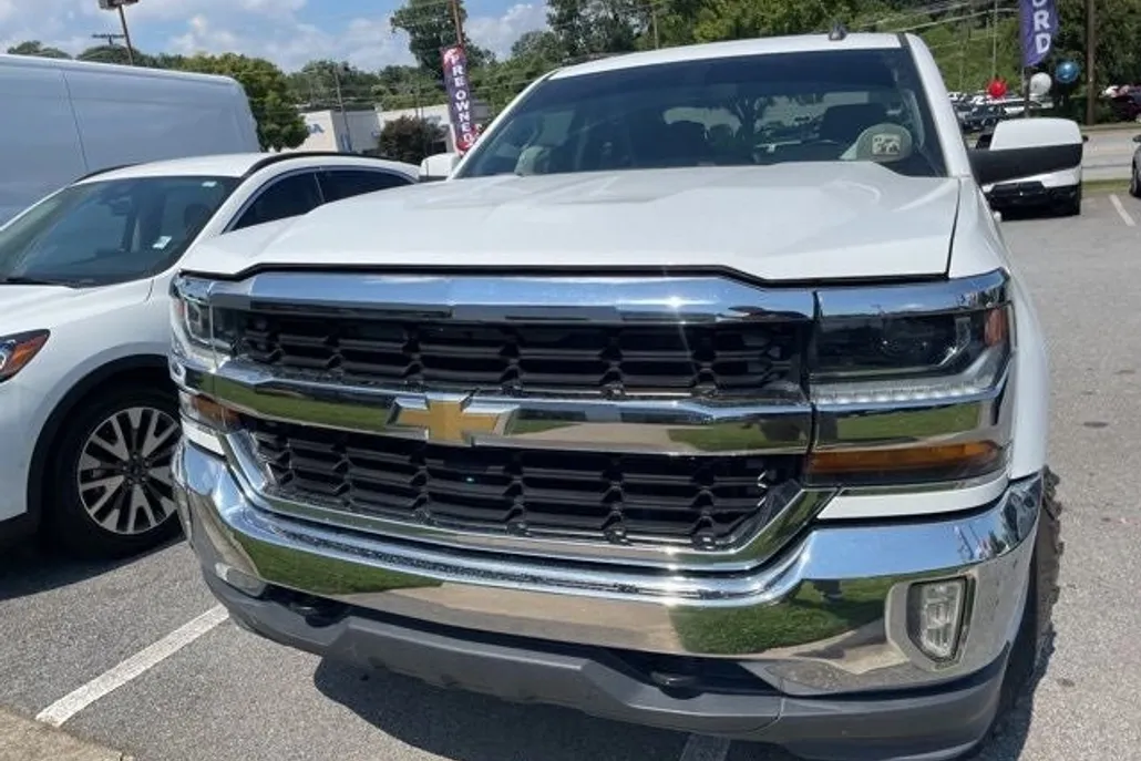2017 Chevrolet Silverado 1500 LT1 photo 1
