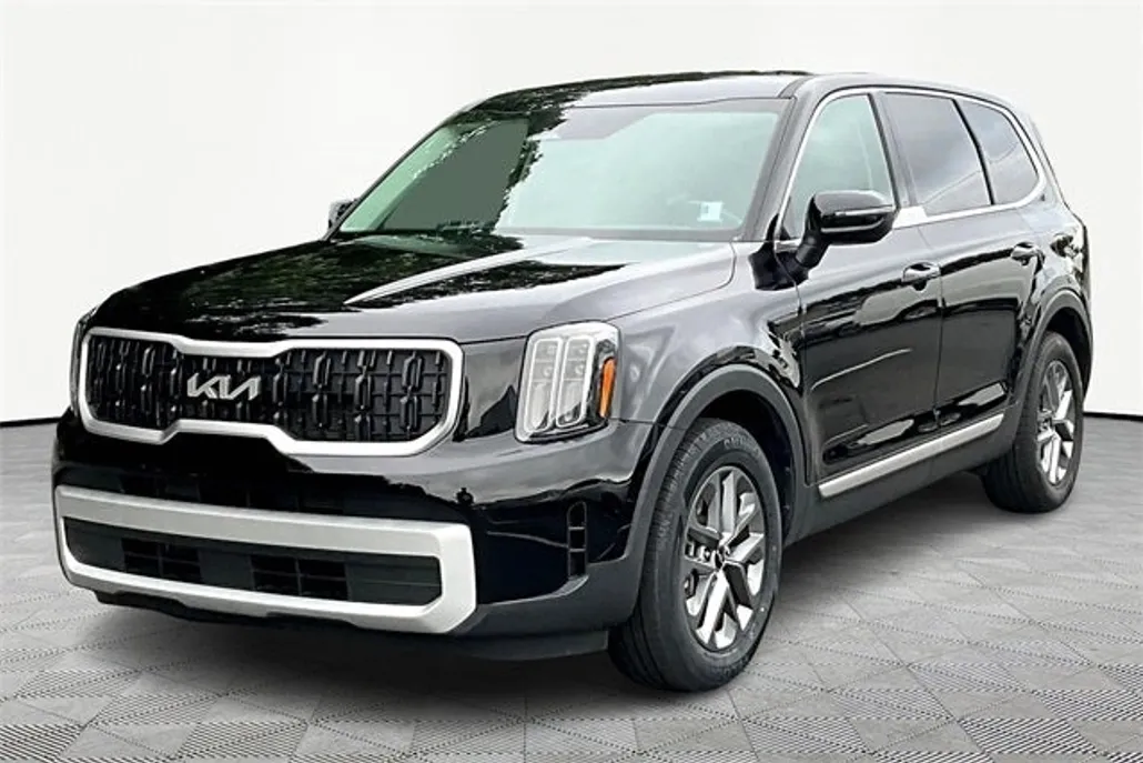2024 Kia Telluride LX photo 1