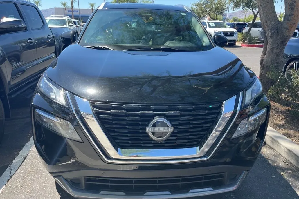 2023 Nissan Rogue SL photo 1