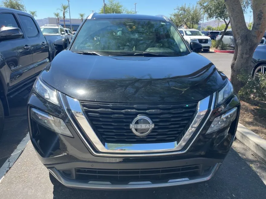 2023 Nissan Rogue SL photo 1