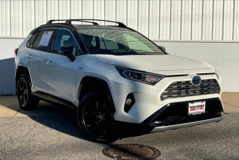 2019 Toyota RAV4 Hybrid XSE photo 1