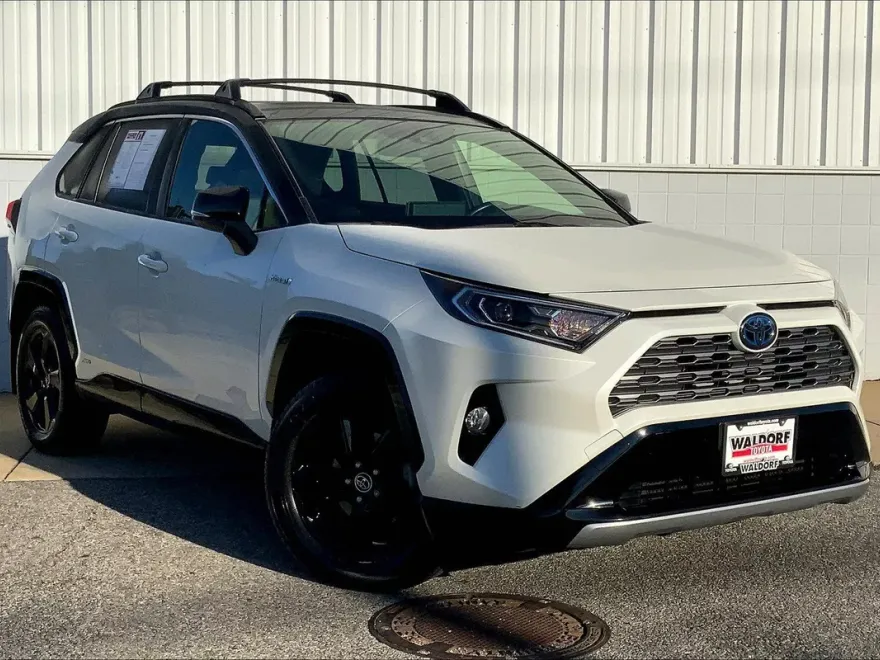 2019 Toyota RAV4 Hybrid XSE photo 1