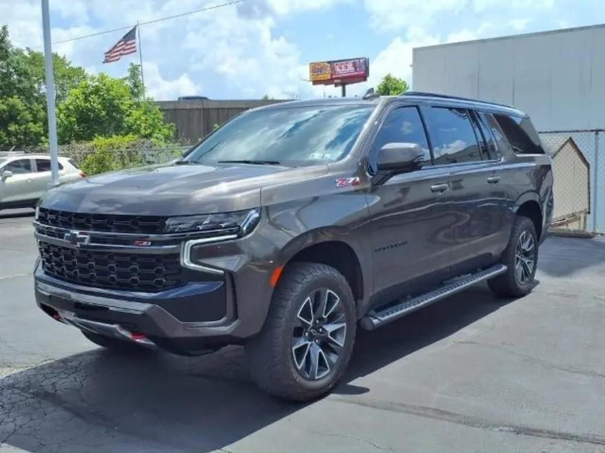 2021 Chevrolet Suburban Z71 photo 1