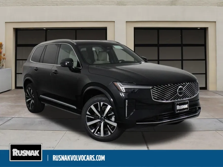 2025 Volvo XC90 B5 Core photo 1