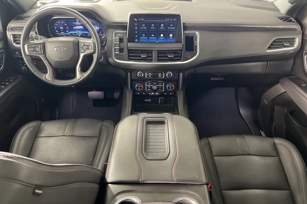 2023 Chevrolet Suburban RST photo 1