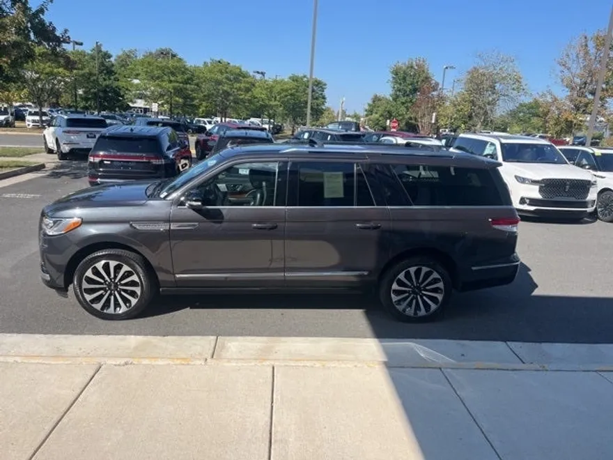 2023 Lincoln Navigator L Reserve photo 1
