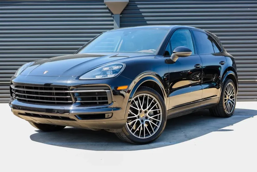 2022 Porsche Cayenne S photo 1