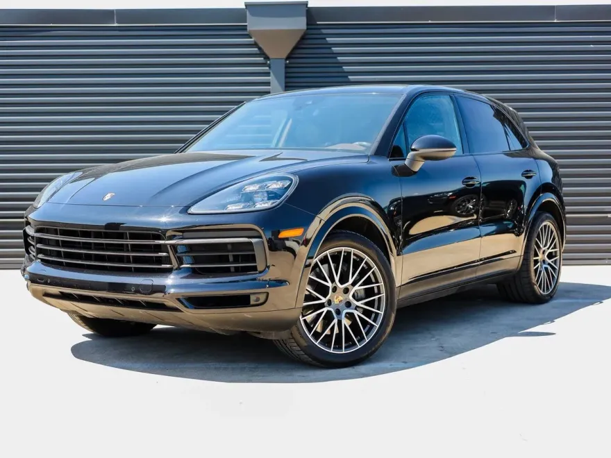 2022 Porsche Cayenne S photo 1